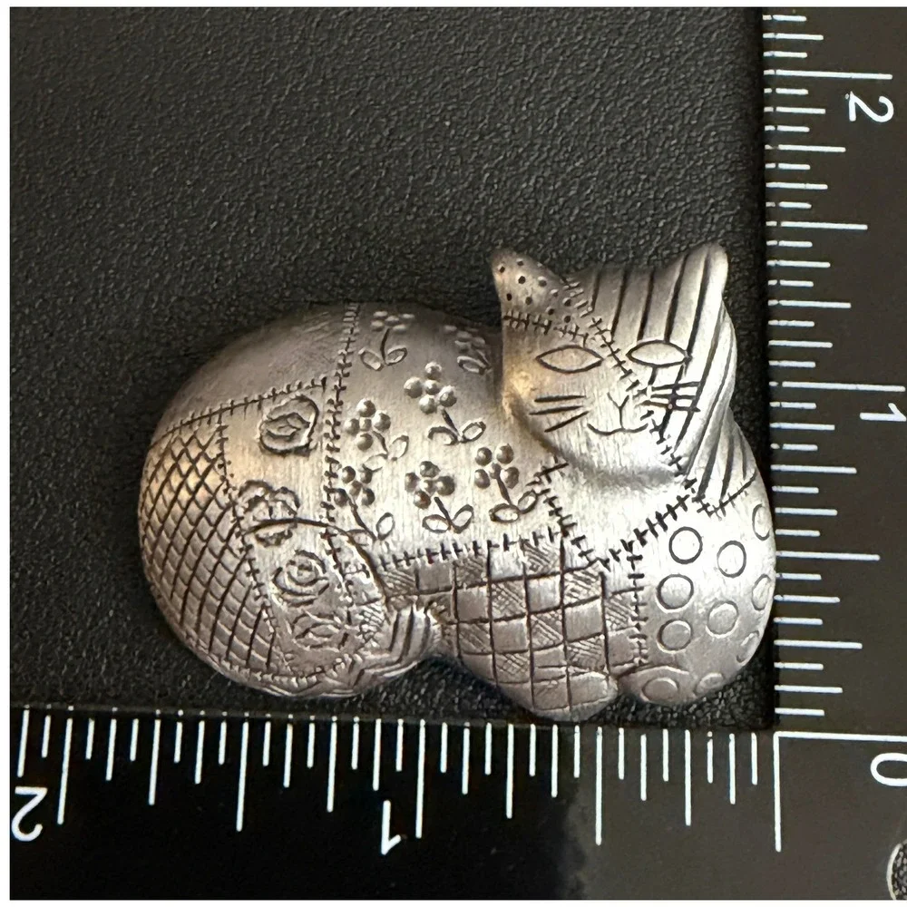 Vintage Cat Brooch Figural Patchwork Quilt Signed AJC